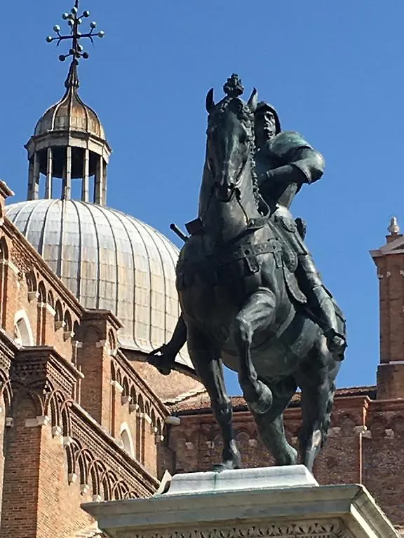 **  Bed and Breakfast Casa Colleoni Venecia Italia